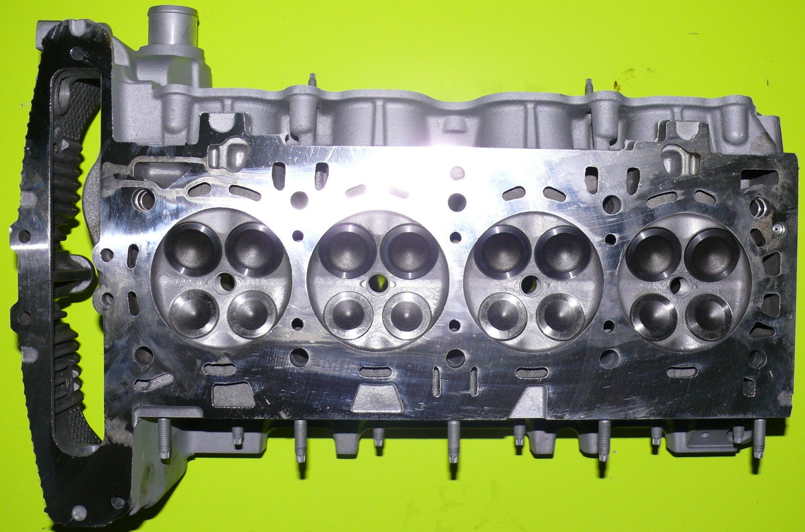 Motor Parts for 2.4 Ecotec Gm Chevy G6 2 2 2 4 Dohc Ecotec Cylinder Head Of Motor Parts for 2.4 Ecotec